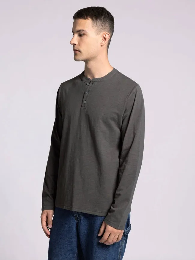 Earle Top - Long Sleeve Henley SLATE BLACK