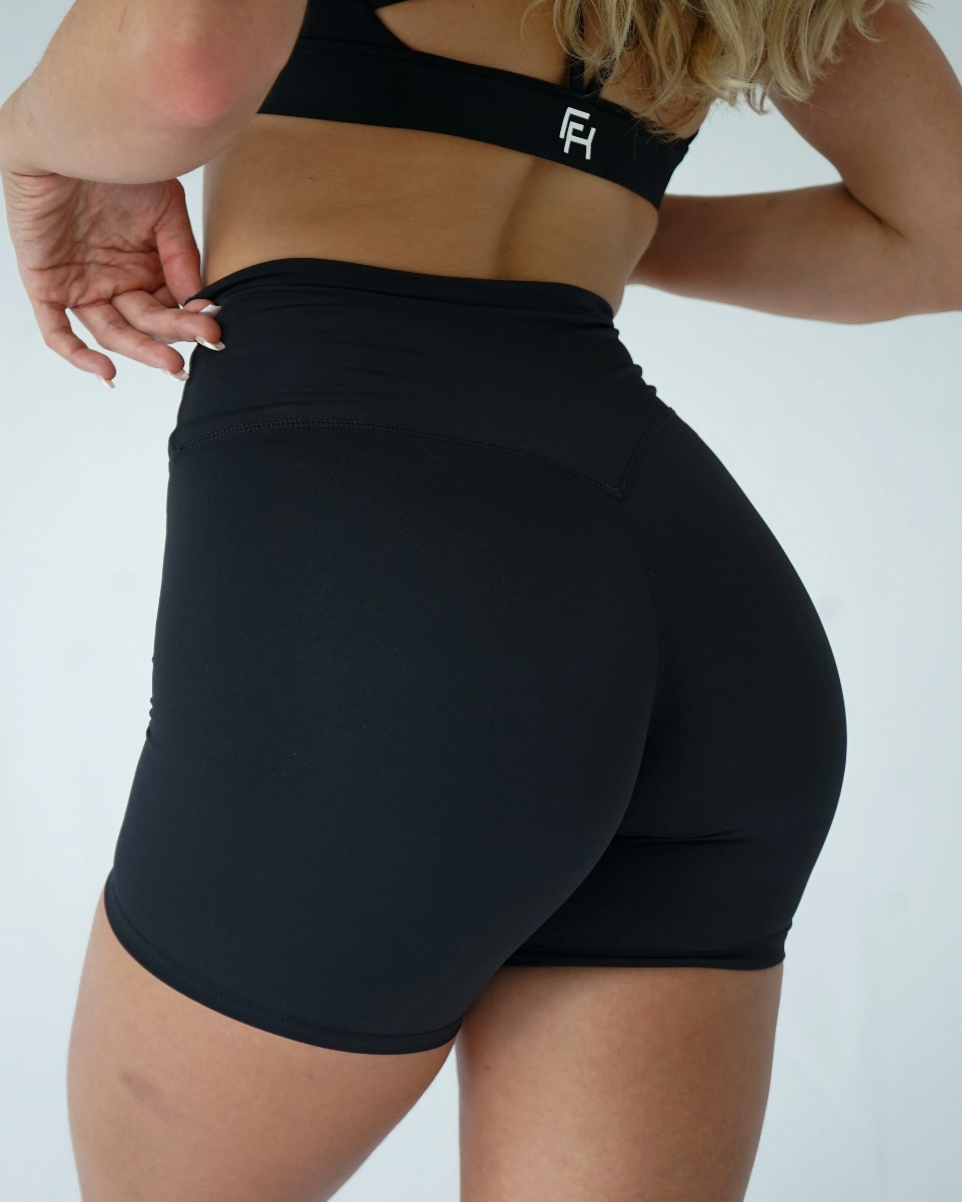 Impact V-Waist Biker Shorts 6” - Black