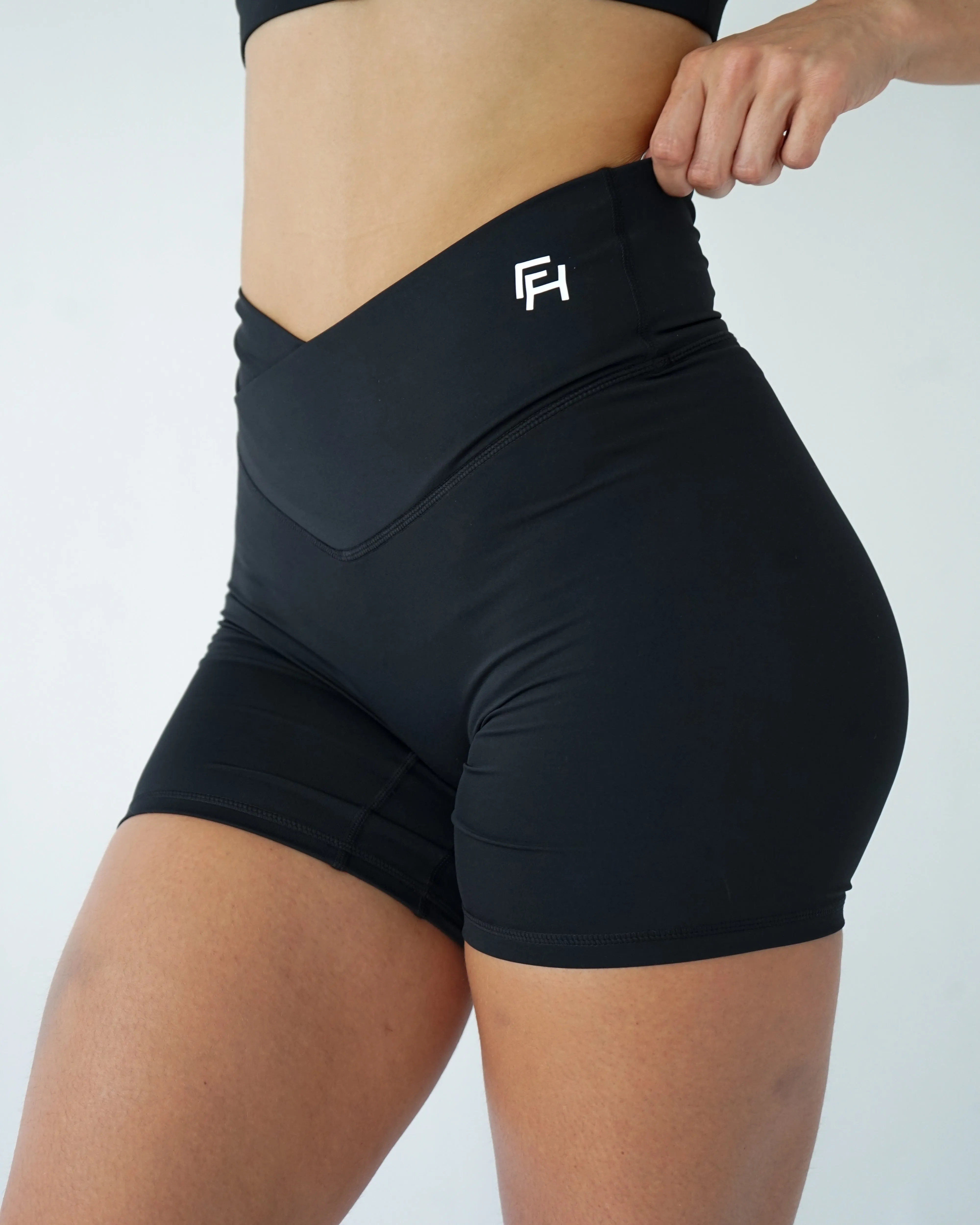 Impact V-Waist Biker Shorts 6” - Black