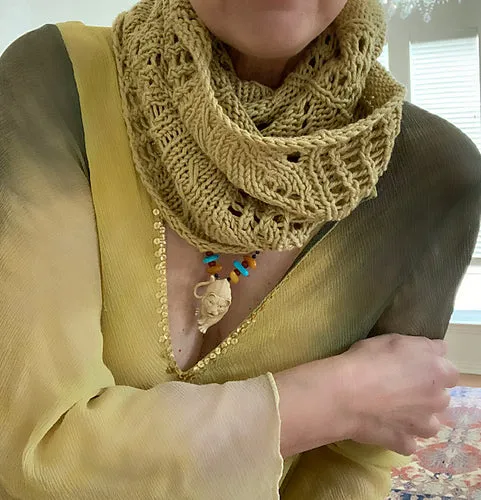 Low notes cowl pattern