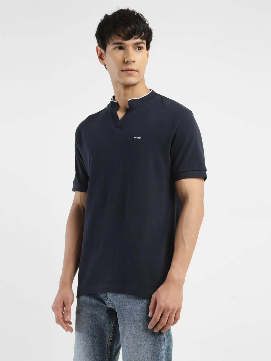 Men's Solid Slim Fit Henley Neck T-Shirt