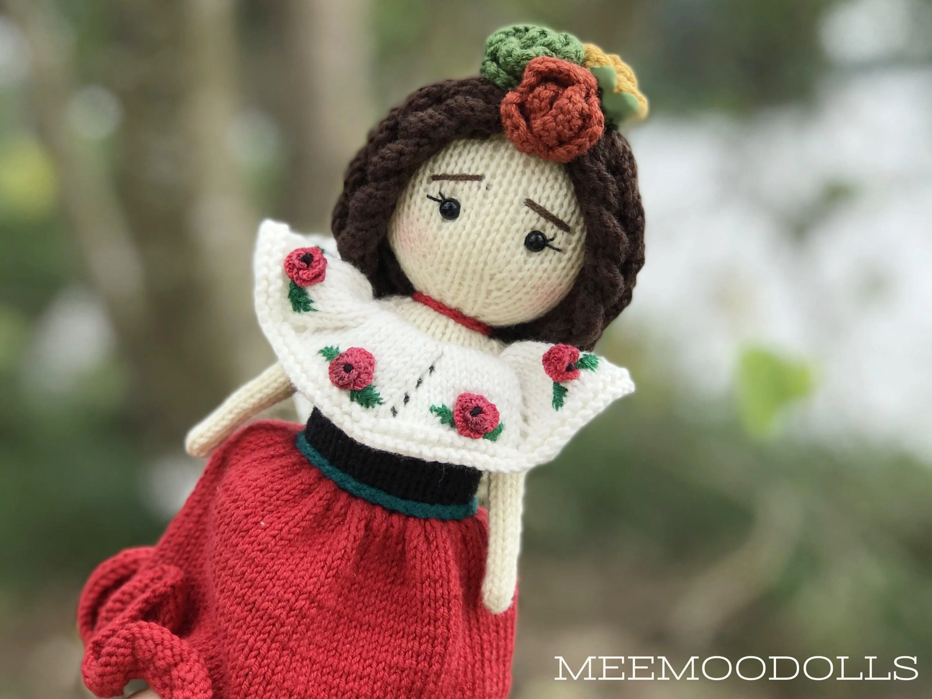 Señorita Fridita Doll. Female Artist Icon. Knitting Toy Pattens. Meemoodolls.