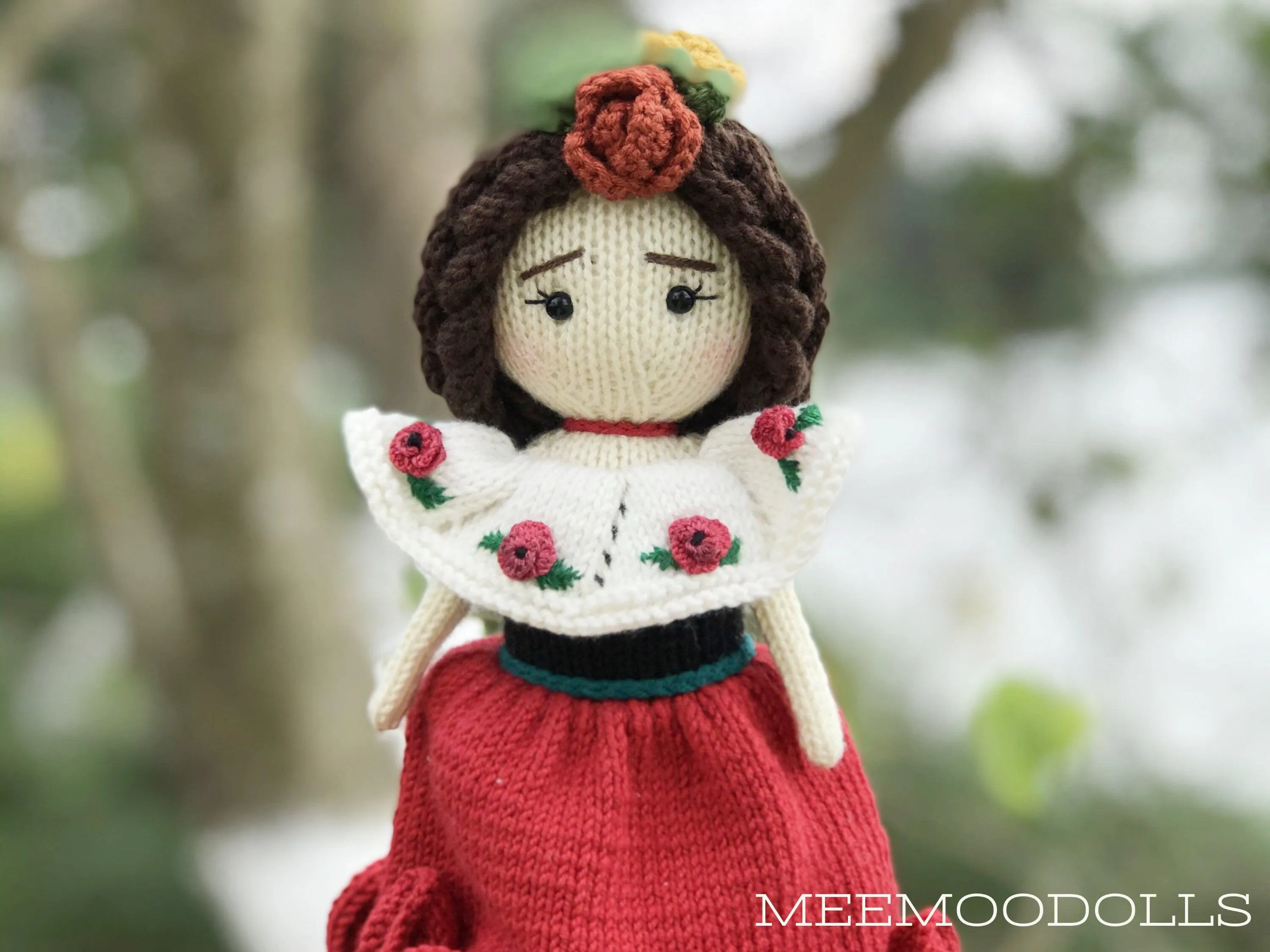 Señorita Fridita Doll. Female Artist Icon. Knitting Toy Pattens. Meemoodolls.