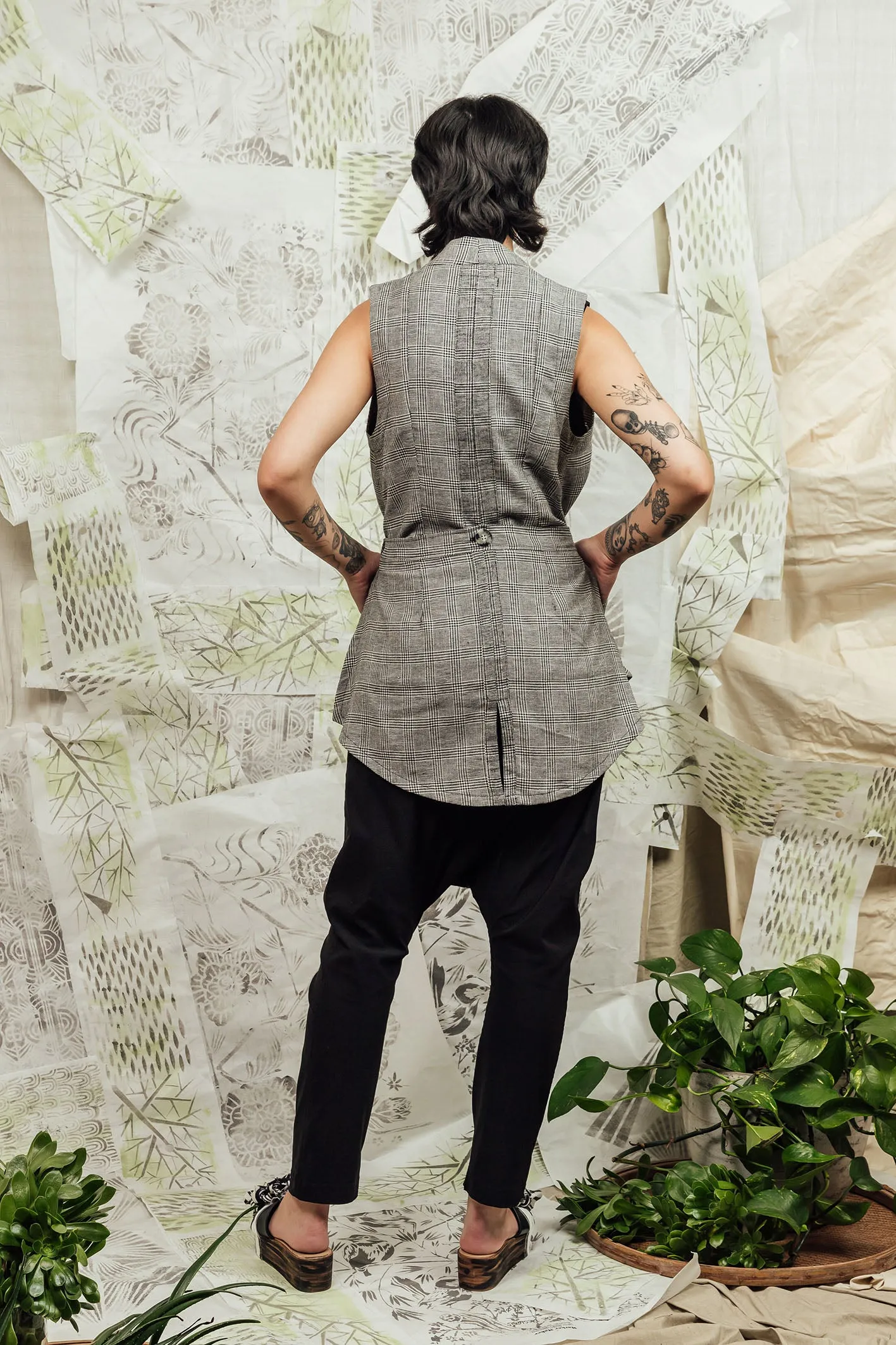 SL24 FIYAN APRON TIE VEST - RIVERSTONE CHECK