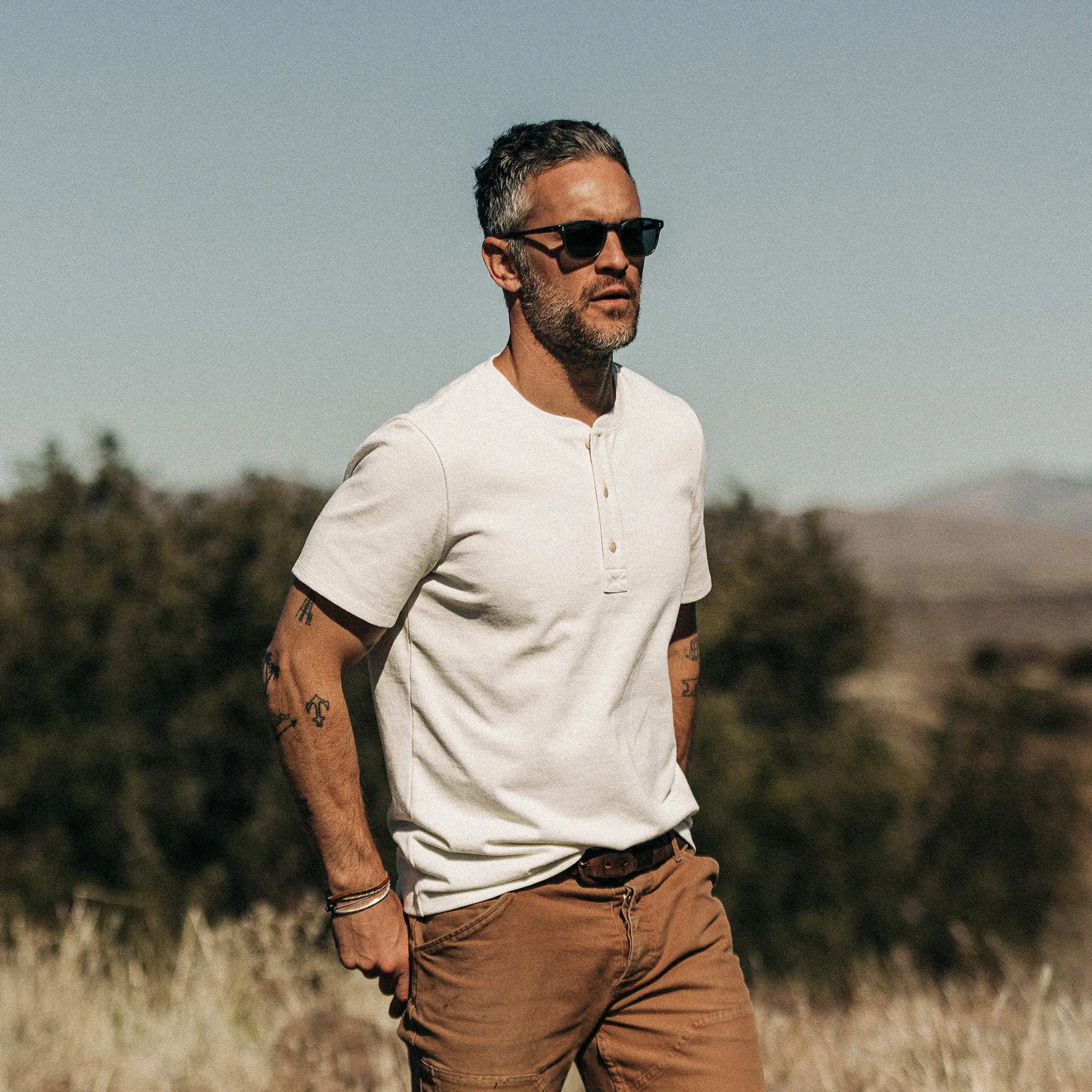 The Short Sleeve Heavy Bag Henley in Natural