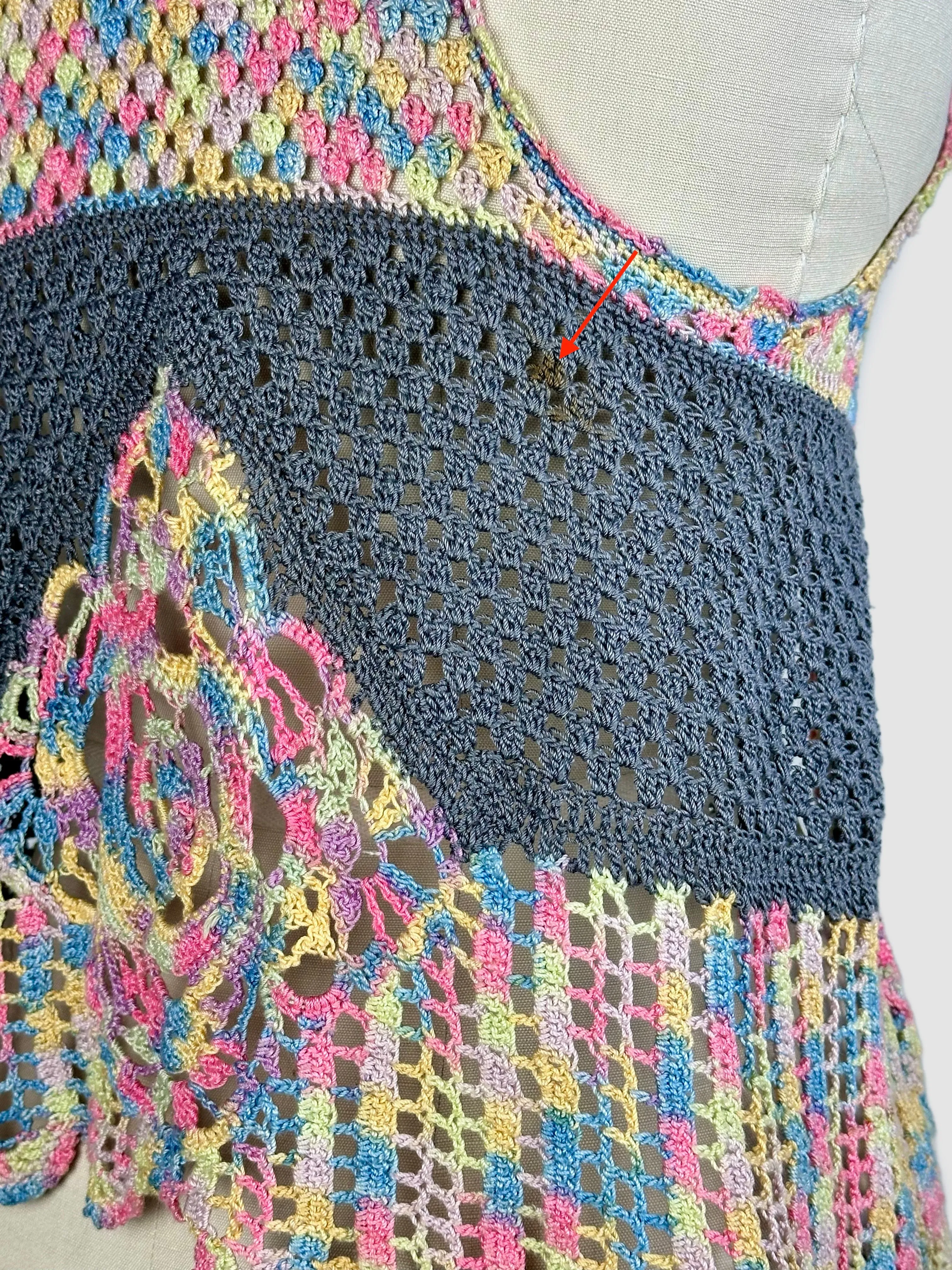 VINTAGE HANDMADE CROCHET 60s Vest • Size Small-Large