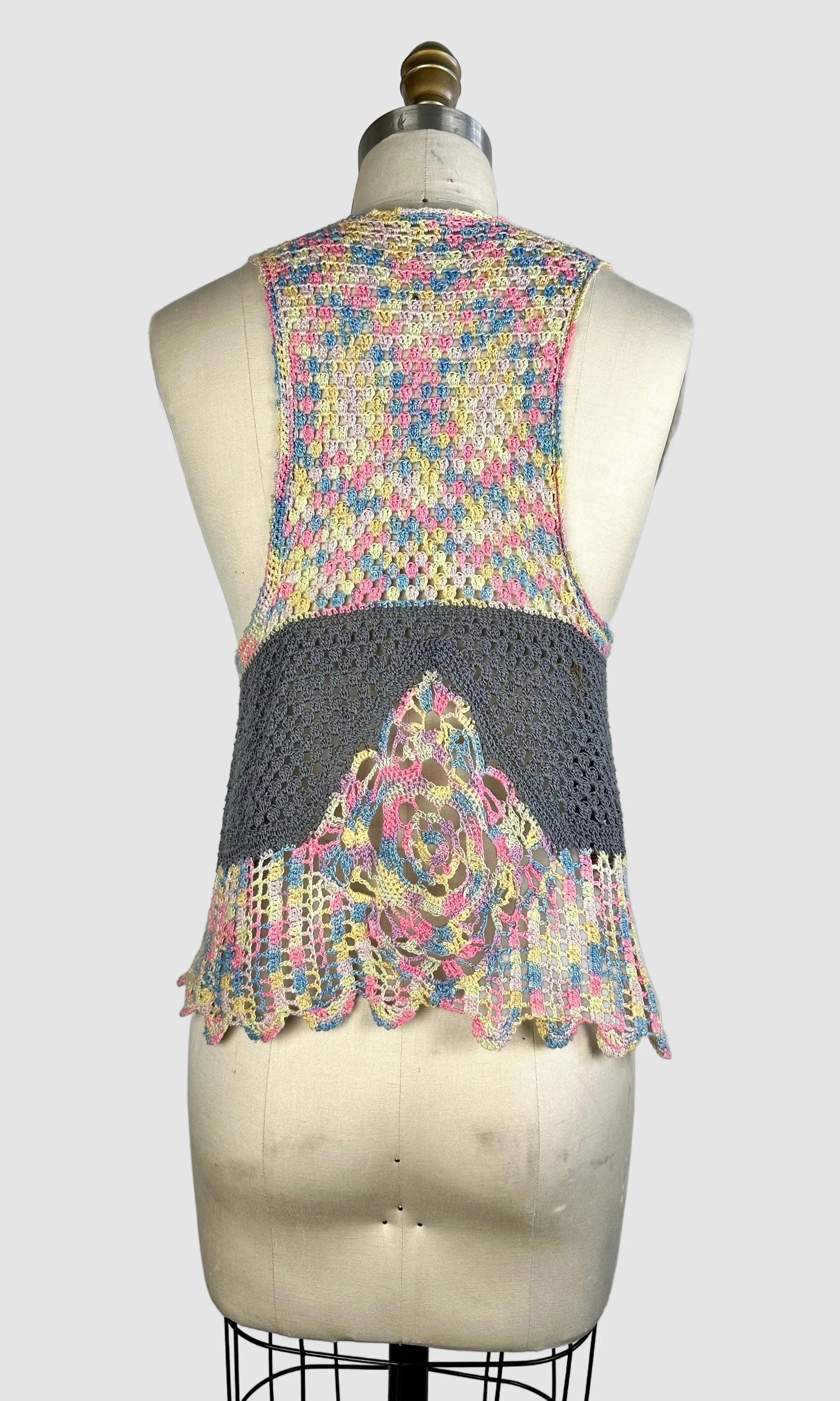 VINTAGE HANDMADE CROCHET 60s Vest • Size Small-Large